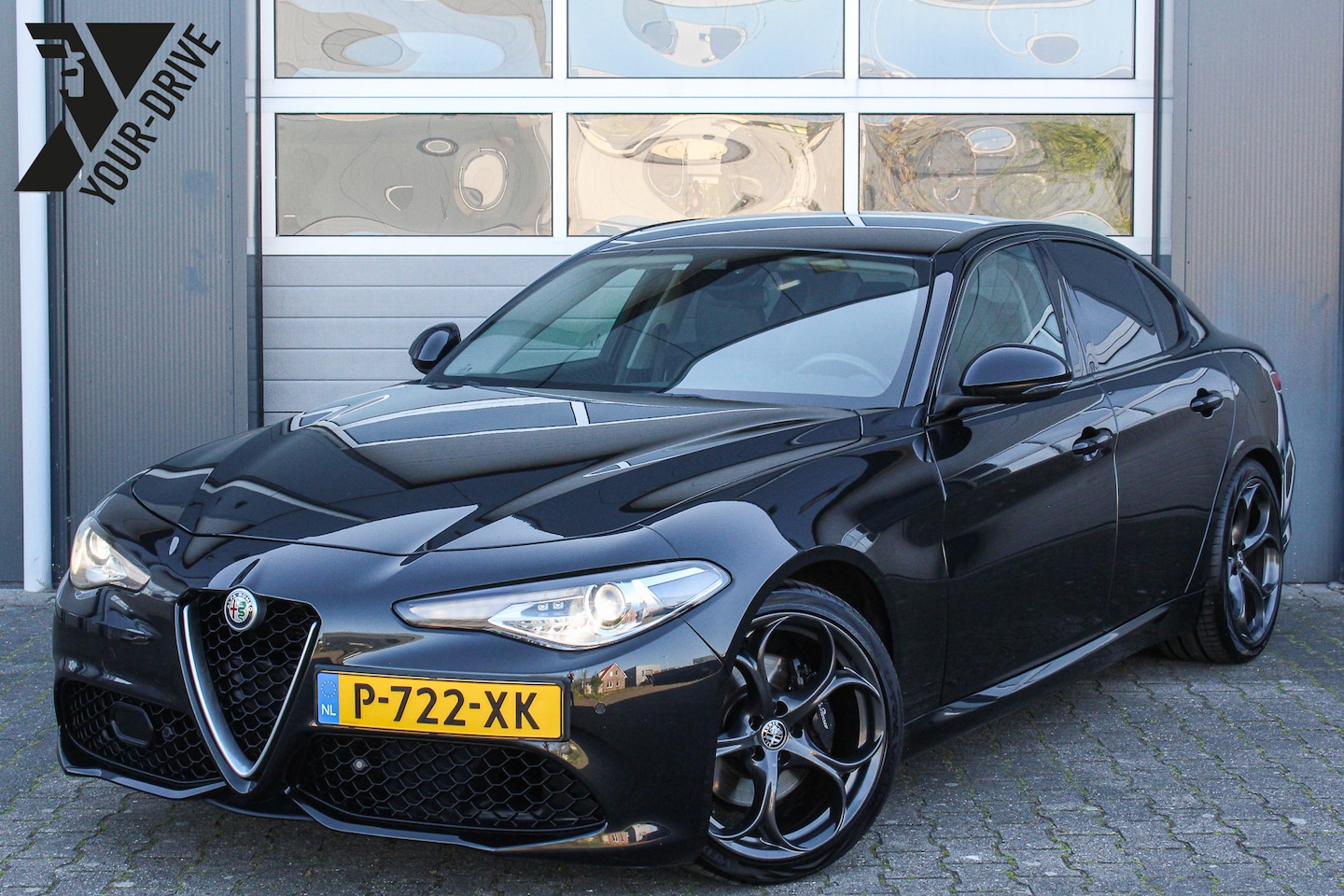 Alfa Romeo Giulia - 2.0 T AWD Veloce 280PK | 12 Mnd. Garantie | Nette en complete Giulia met historie - AutoWereld.nl