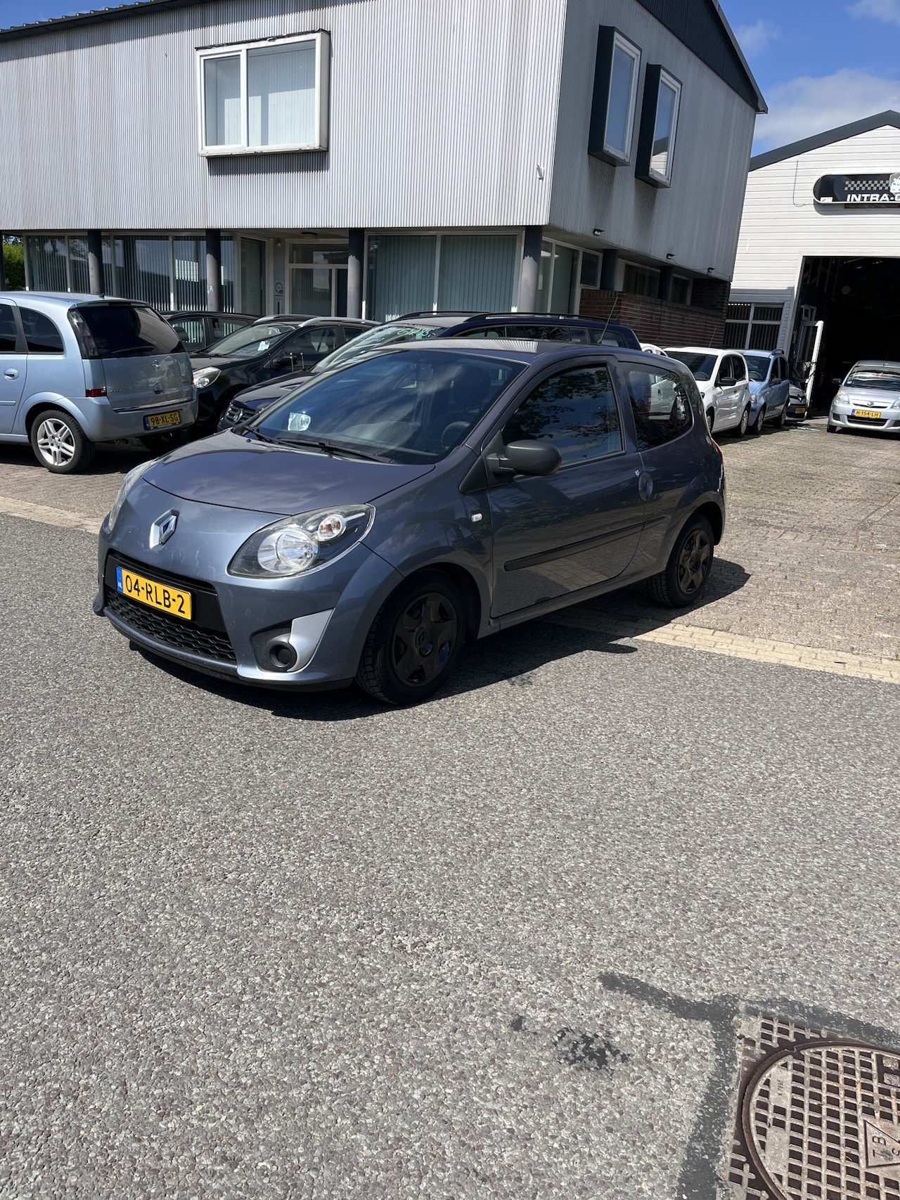 Renault Twingo - 1.2-16V Authentique Nette en goed rijdende Twingo met een nieuwe Apk keuring bij aankoop. - AutoWereld.nl