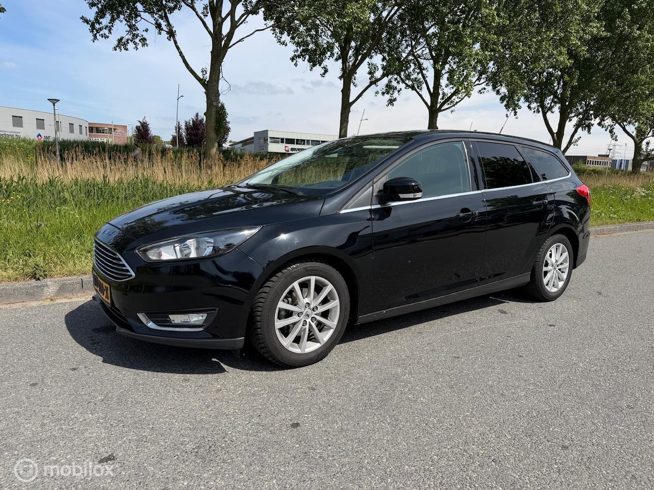Ford Focus Wagon - 1.0 Titanium 1.0 Titanium - AutoWereld.nl