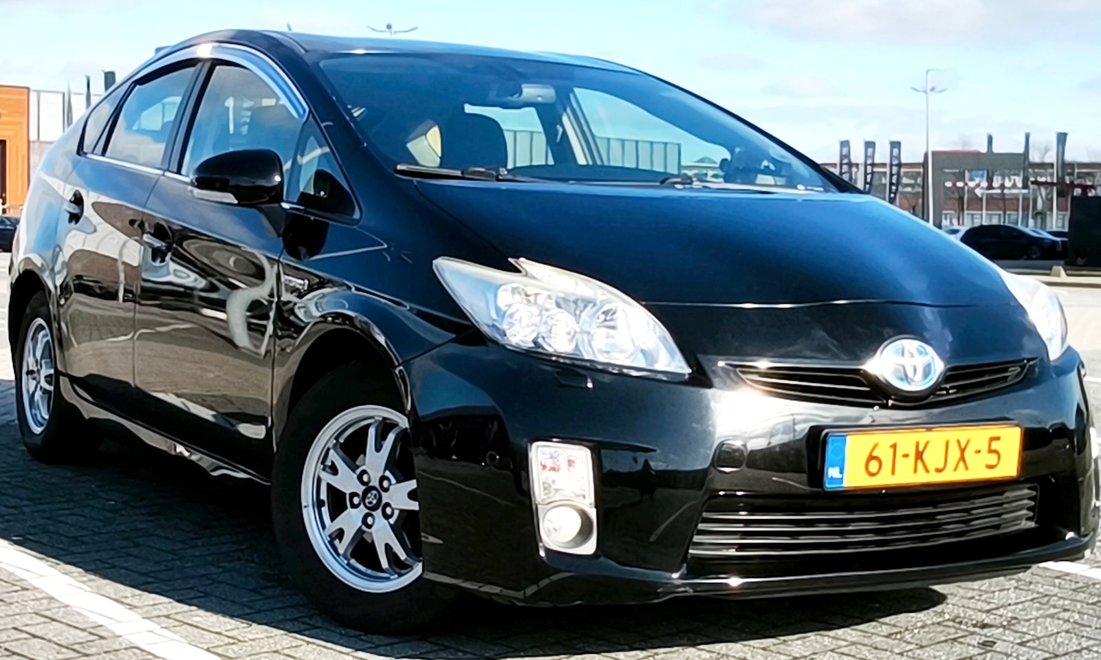 Toyota Prius - 1.8  Dynamic Hybrid - AutoWereld.nl
