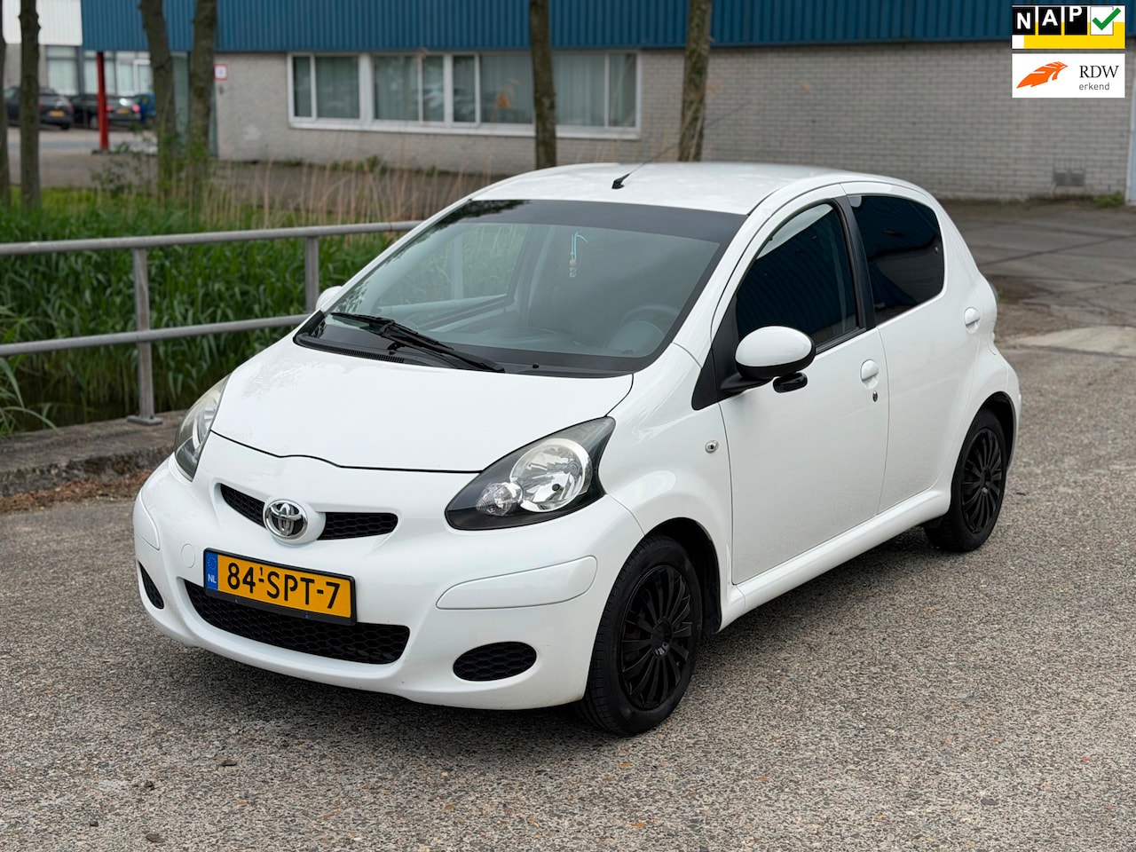 Toyota Aygo - 1.0-12V Comfort Navigator!2011!5-deurs!Airco!Automaat! - AutoWereld.nl