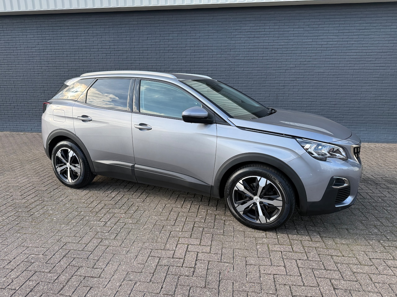 Peugeot 3008 - 1.2 PureTech Blue Lease Executive - AutoWereld.nl