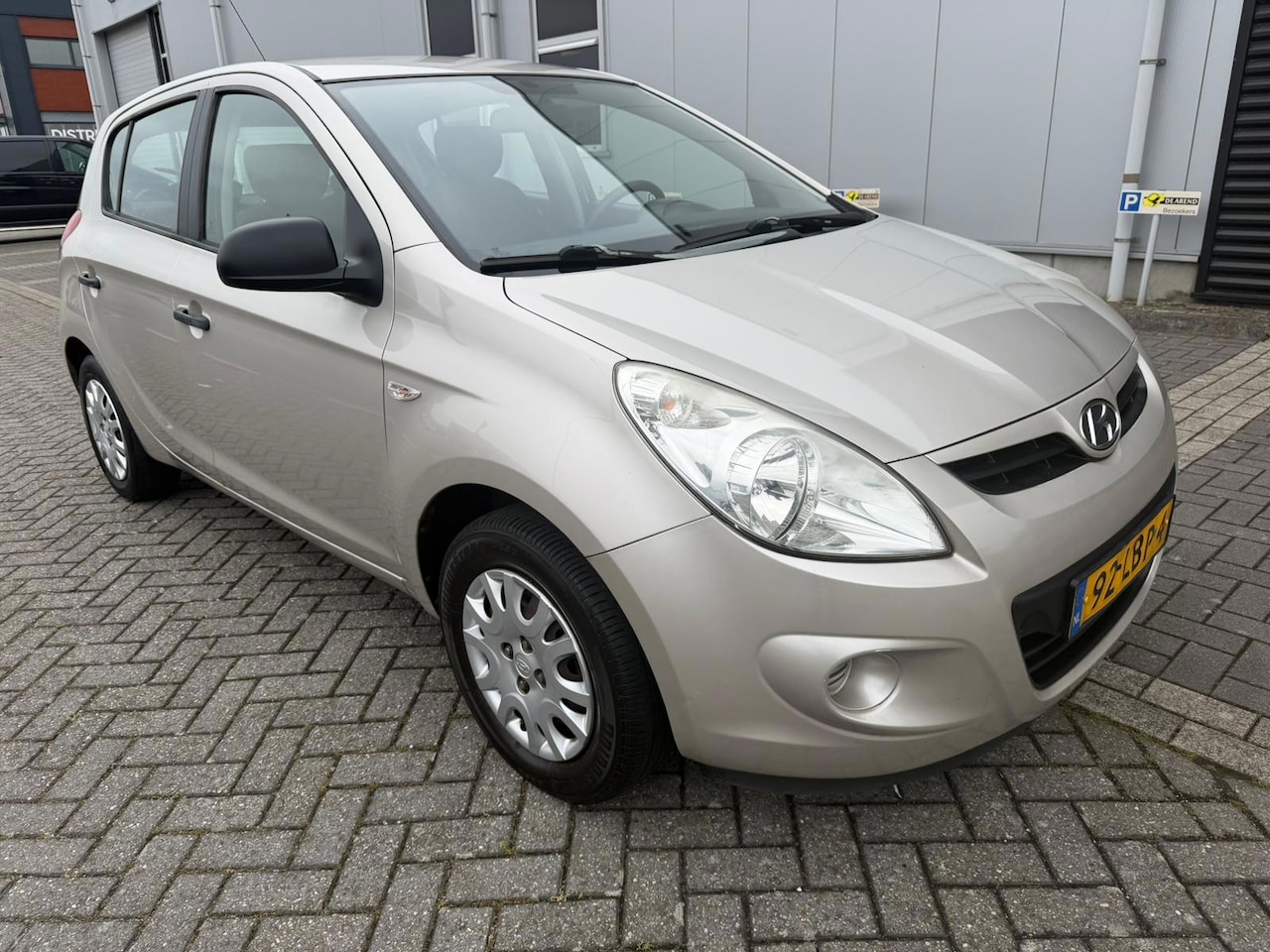 Hyundai i20 - 1.2i ActiveVersion Young 1.2i ActiveVersion Young - AutoWereld.nl