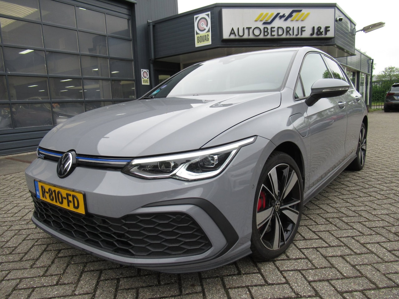 Volkswagen Golf - 1.4 eHybrid GTE / AUTOMAAT / NAV / Camera / Stoelverwarming - AutoWereld.nl