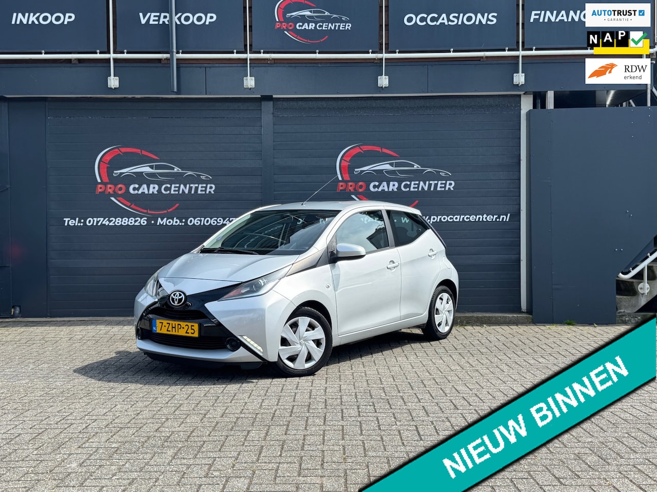 Toyota Aygo - 1.0 VVT-i x-play AIRCO|CAM|SCHERM|EL.RAMEN|NAP|APK - AutoWereld.nl