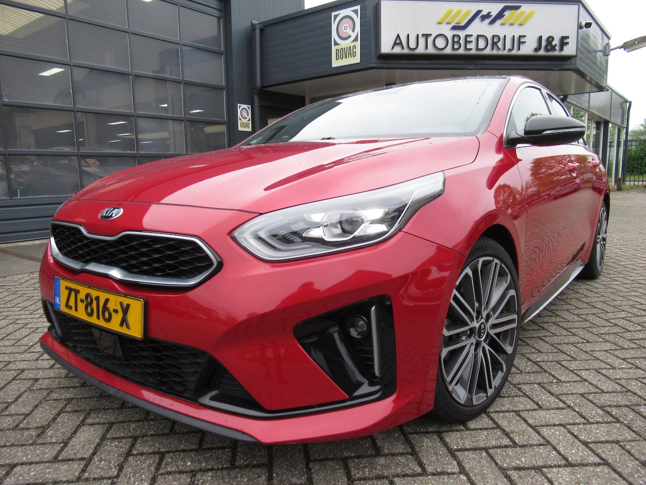 Kia Pro cee'd - 1.4 T-GDI GT-PlusLine / AUTOMAAT / PANO / NAV / JBL - AutoWereld.nl