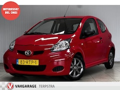 Toyota Aygo - 1.0-12V Now/ AIRCO/ 14''LMV/ C.V.afstand/ Elek.Pakket/ Isofix/ Radio-CD+AUX/ Bumpers In Kl