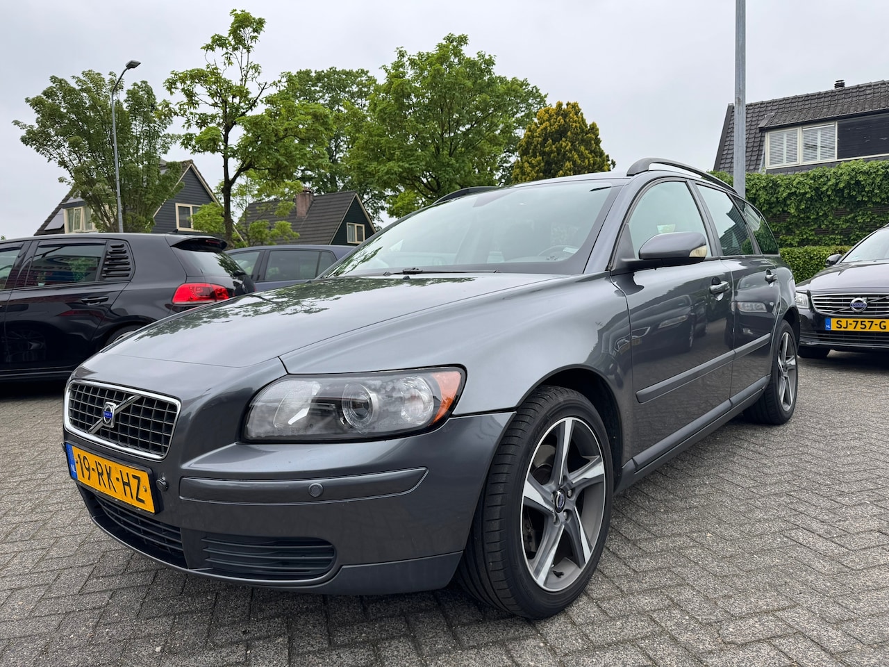 Volvo V50 - 2.4 Momentum Apk 9/11/26,Airco,Cruise,Trekhaak - AutoWereld.nl