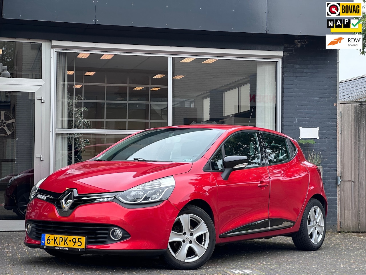 Renault Clio - 0.9 TCe Expression AIRCO / CRUISE / NAVI - AutoWereld.nl
