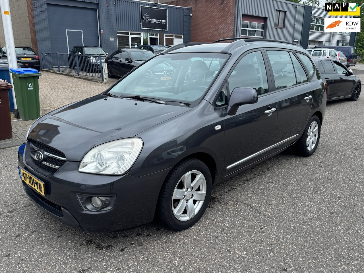 Kia Carens - 2.0 CVVT X-ecutive APK | Parkeersensor | Trekhaak - AutoWereld.nl