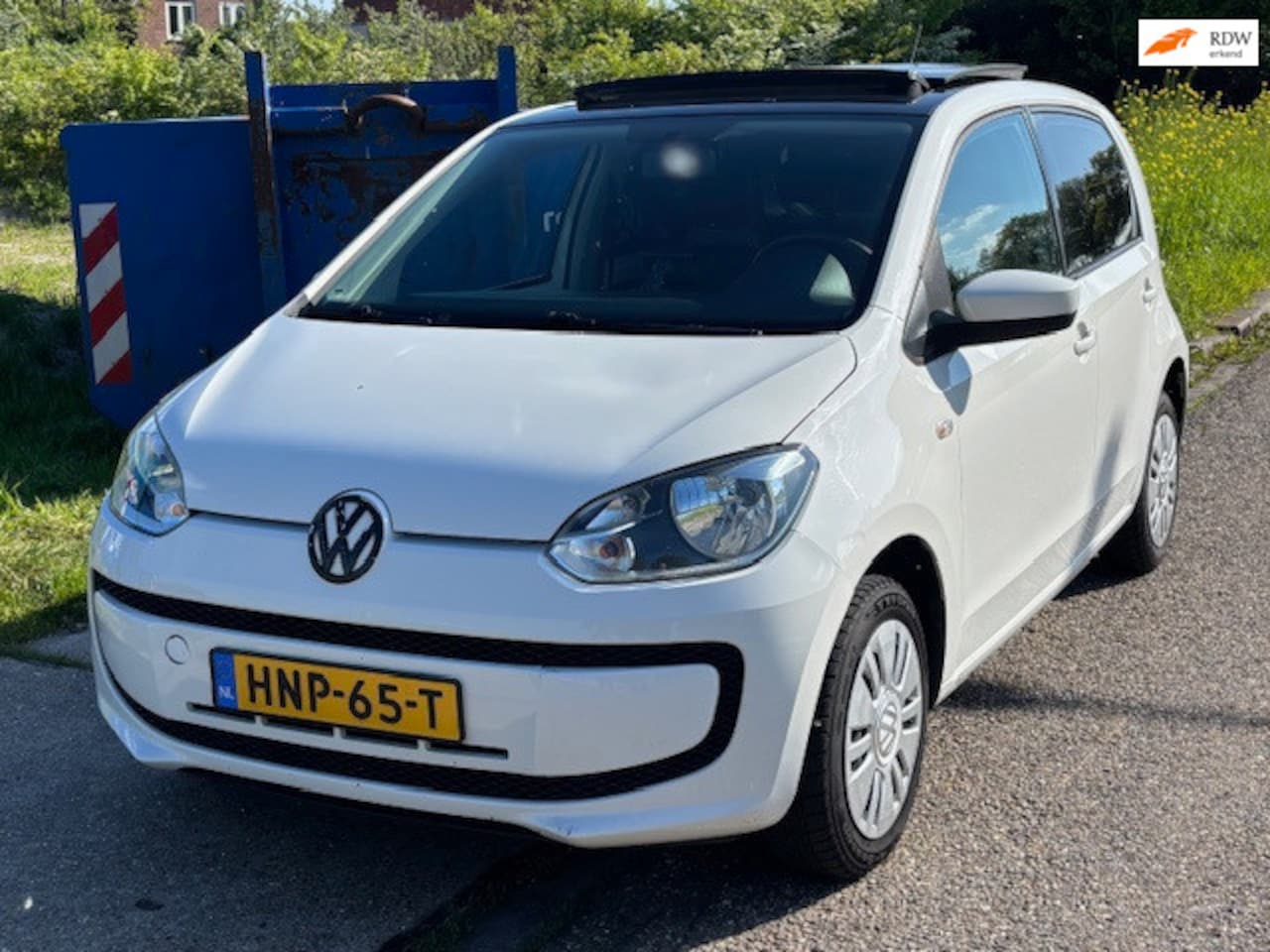 Volkswagen Up! - 1.0 groove up! BlueMotion 55 KW! 5-Drs Audio/CD Navi El. pakket El. bedienbaar Panoramadak - AutoWereld.nl