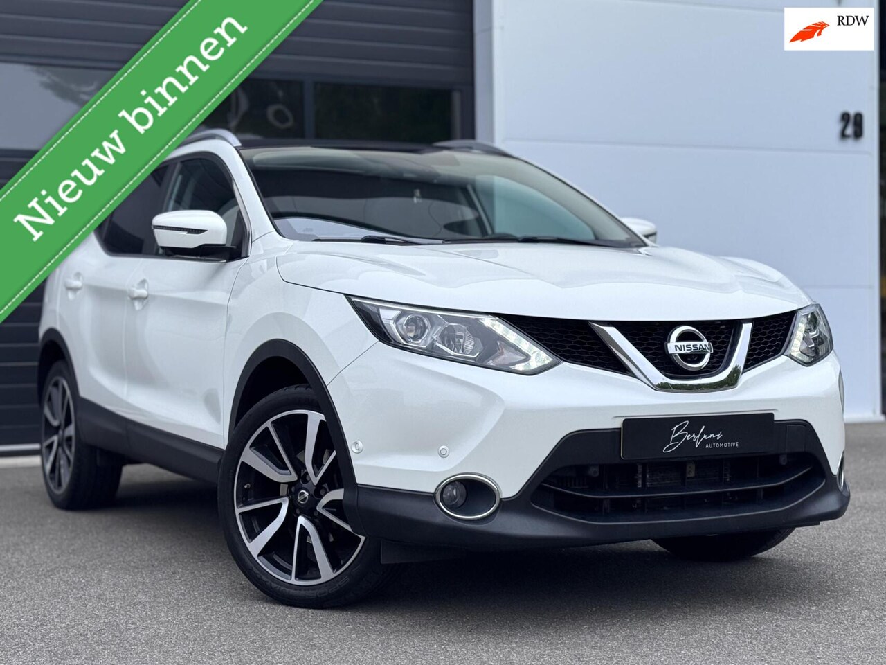 Nissan Qashqai - 1.2 Tekna Vol! |Automaat|Trekhaak|Leder - AutoWereld.nl