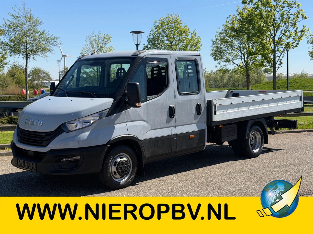 Iveco Daily - 35C18 Dubbelcabine Openlaadbak Automaat Airco Cruisecontrol Trekhaak - AutoWereld.nl