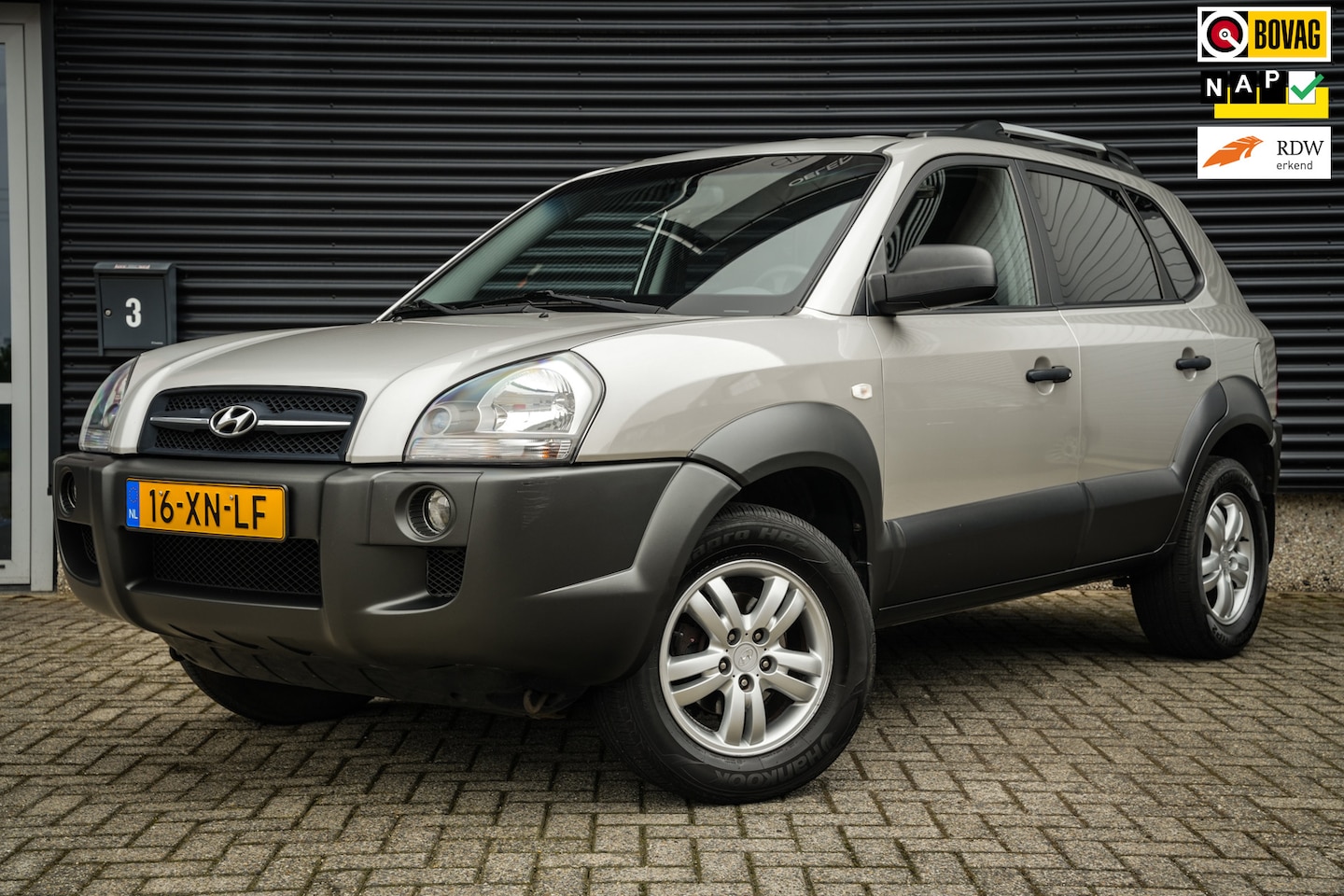 Hyundai Tucson - 2.0i Active | Org. NL | 1e eig. | Airco | LMV | Metalic | 82dkm | - AutoWereld.nl