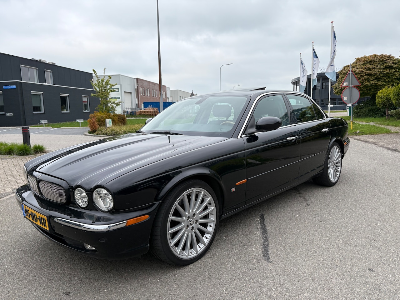 JAGUAR XJ