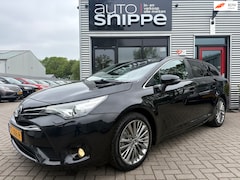 Toyota Avensis Touring Sports - 1.8 VVT-i Executive -LEDER-CLIMA-CRUISECONTROL-TREKHAAK-1500 KG TREKGEWICHT-CAMERA-STOELVE