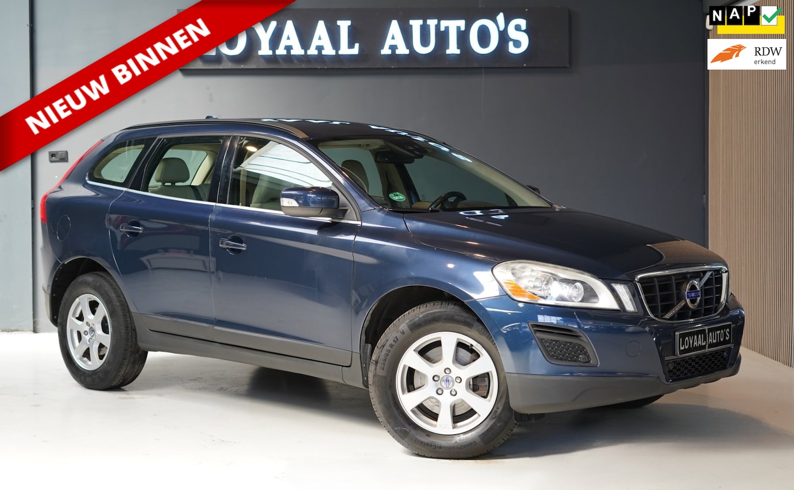 Volvo XC60 - 2.0 T5 Momentum | AUT | CRUISE | TREKHAAK | STOELVERW. | AIRCO | ELEK.RAMEN | APK | NAP. - AutoWereld.nl