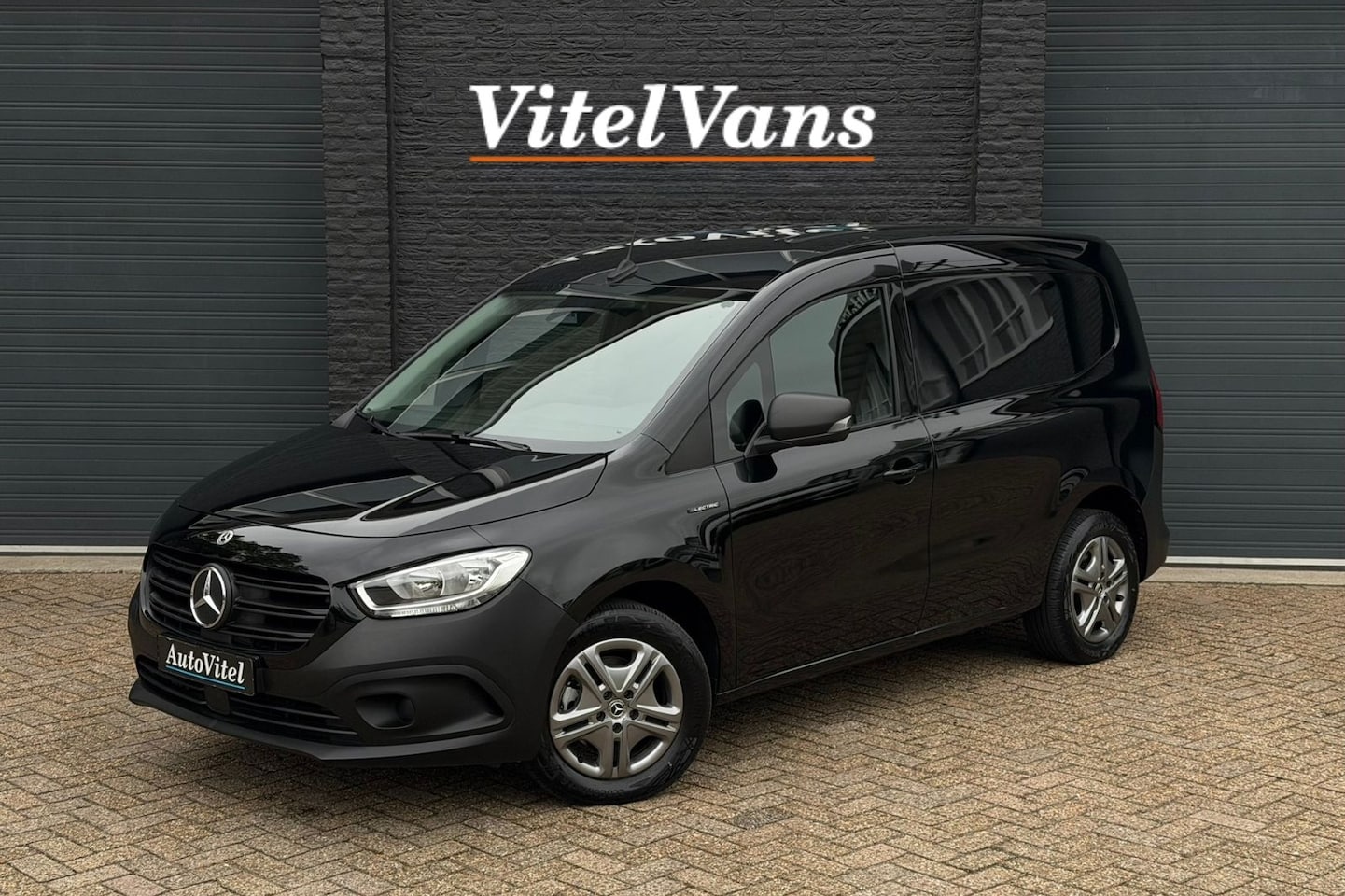 Mercedes-Benz eCitan - L1 Pro 51 kWh | Snellader | Stoel+Stuurverwarming | Camera | Trekhaak | Nieuwstaat - AutoWereld.nl