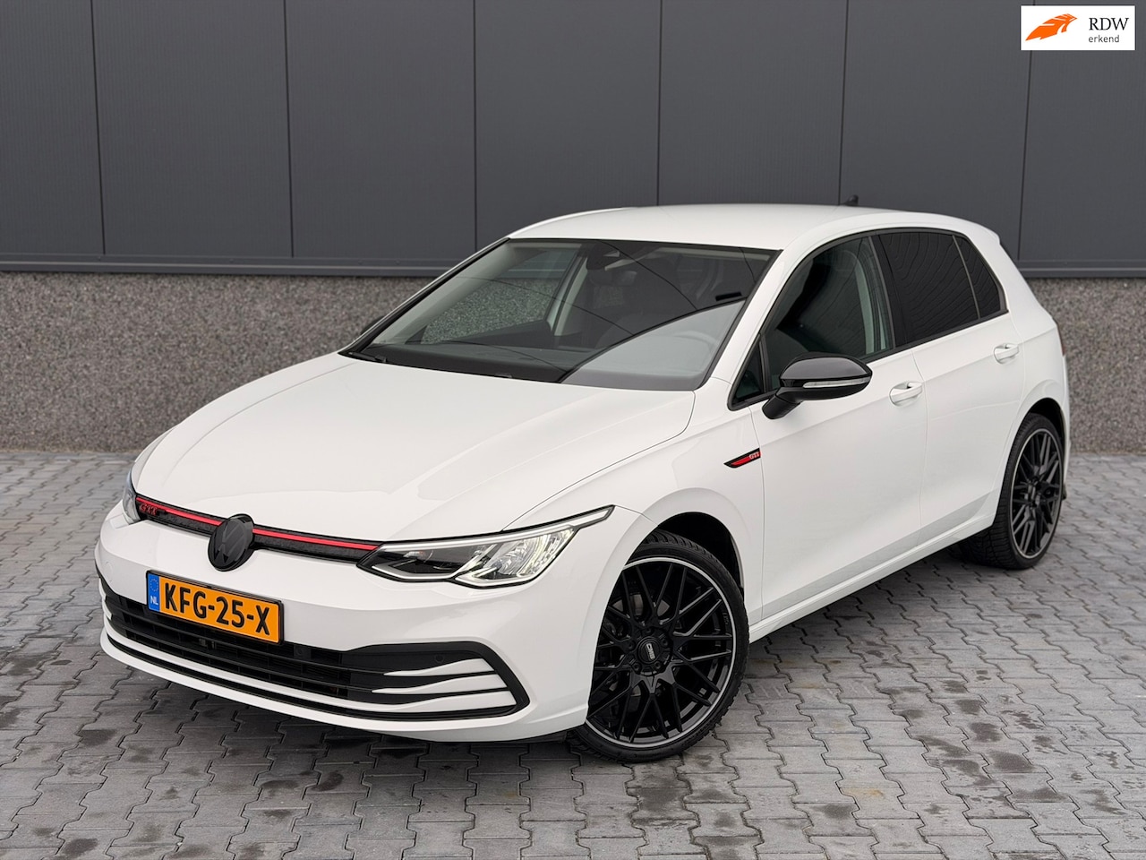 Volkswagen Golf - 1.5 eTSI GTI 19'' CarPlay Sfeer Navi ACC Keyless Stuur-/stoelverwarming - AutoWereld.nl