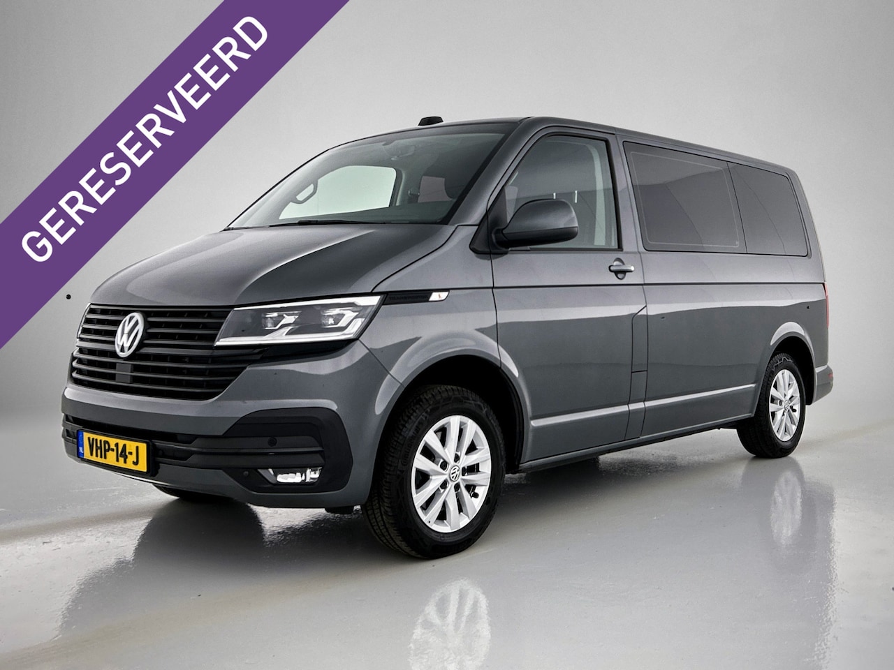 Volkswagen Transporter - 2.0 TDI L1H1 28 Direct leverbaar! Rolstoebus / handbesturing / rolstoel lift / lock systee - AutoWereld.nl