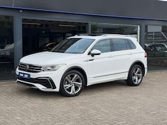 Volkswagen Tiguan - 1.5 TSI R-Line PANO/IQLIGHT/CAM/TREKHAAK/ACC