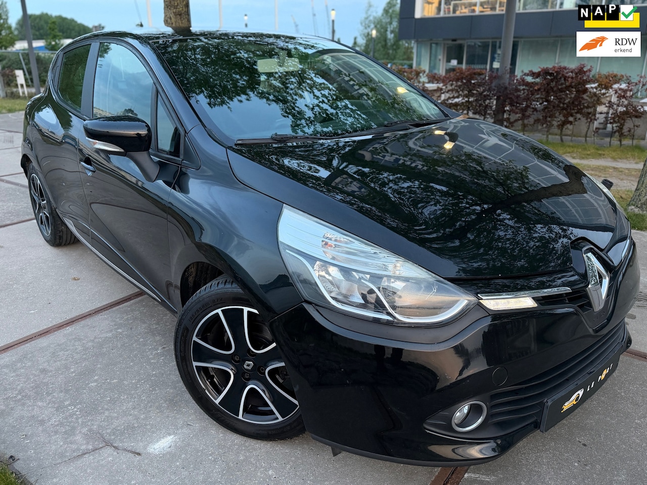 Renault Clio - | 0.9 | TCe | 5 DR | 2013 | NWE KETTING | LED | CRUISE - AutoWereld.nl