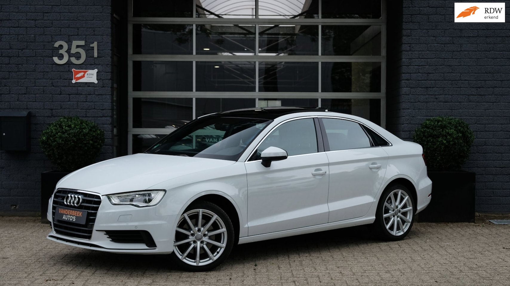 Audi A3 Limousine - 2.0 TFSI Quattro 220PK Cruise|Navi|Leder|Pano - AutoWereld.nl