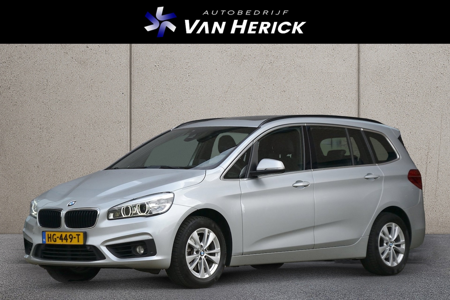 BMW 2-serie Gran Tourer - 218i Essential 7pers. Leder | Memory | Schuifdak | Trekhaak - AutoWereld.nl