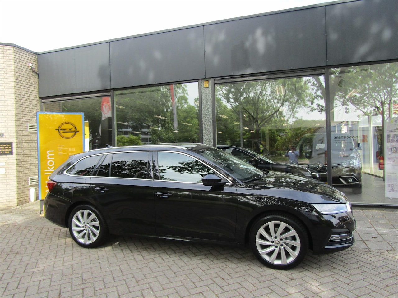 Skoda Octavia Combi - 1.5 TSI 150 pk NAVI ECC L.M. BLUET. LED KOPL. - AutoWereld.nl
