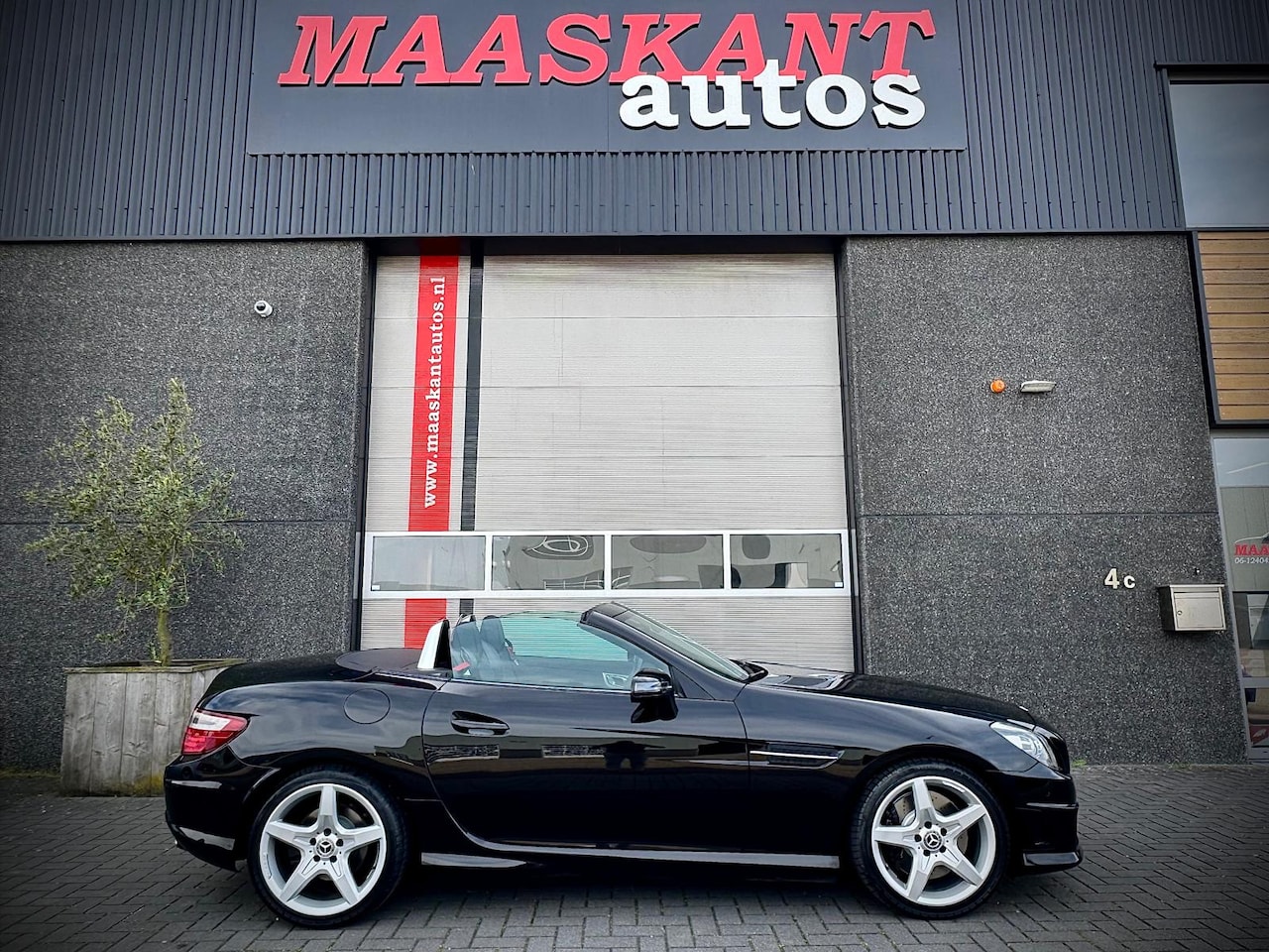 Mercedes-Benz SLK-klasse - 250 Editon 1 AMG / Aut7 / Airscarf / Heated seats / Pano / JUST SERVICED! - AutoWereld.nl