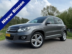 Volkswagen Tiguan - 2.0 TSI 4Motion R-Line Automaat | 2e Eigenaar | Navi | 18" Velgen | Trekhaak | Stoelverwar