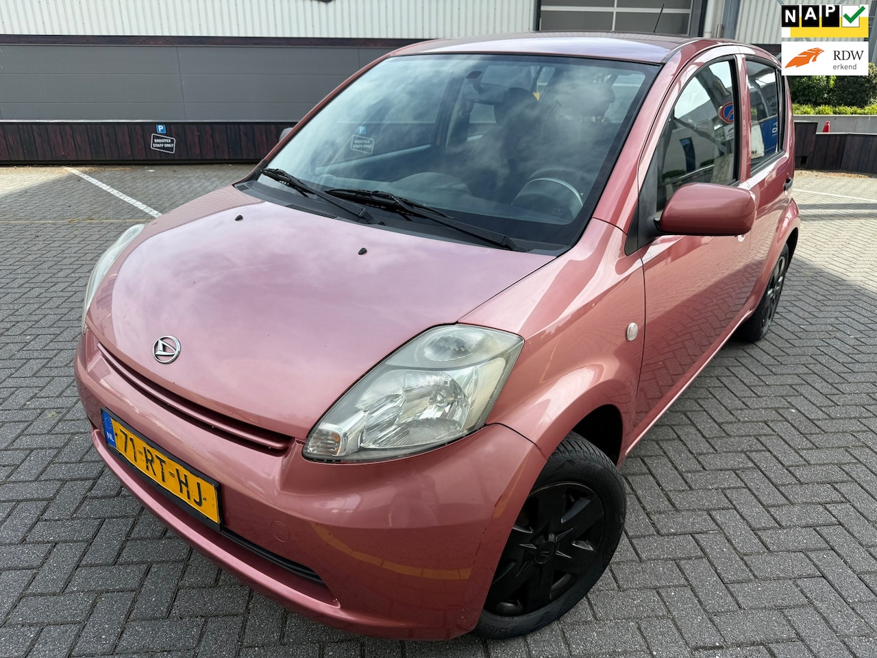 Daihatsu Sirion 2 - 1.3-16V Comfort*Automaat*APK*NAP*RIJD SCHAKEL PRIMA - AutoWereld.nl
