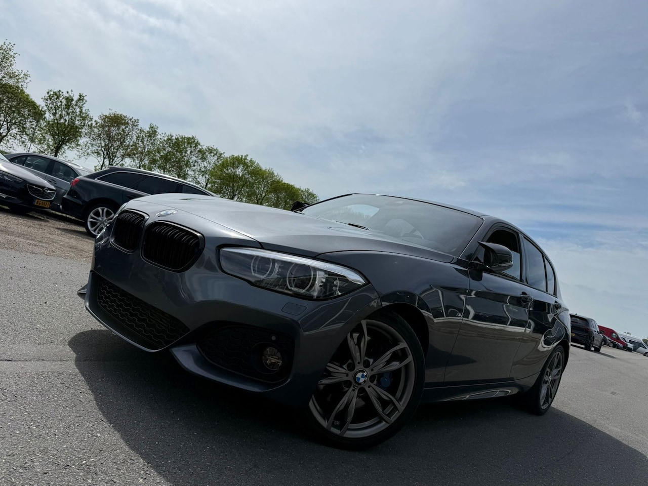BMW 1-serie - 120d AUT M-PAKKET 190PK HARMAN FLIPPERS FULL! - AutoWereld.nl