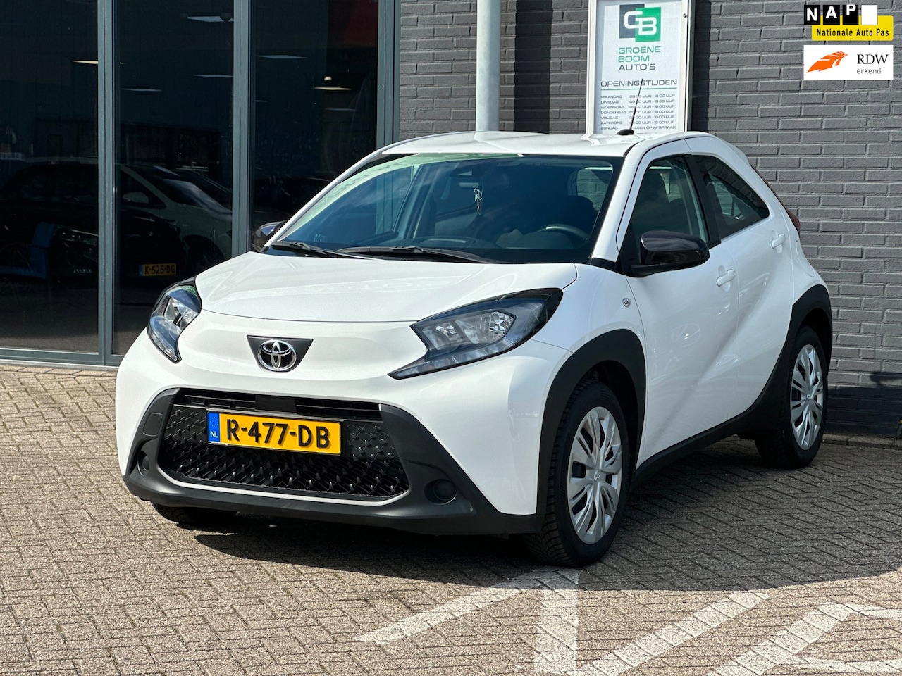 Toyota Aygo X - 1.0 VVT-i MT Play/1STE EIG/CAMERA/AIRCO/KM 44.459 NL-AUTO NAP!! - AutoWereld.nl
