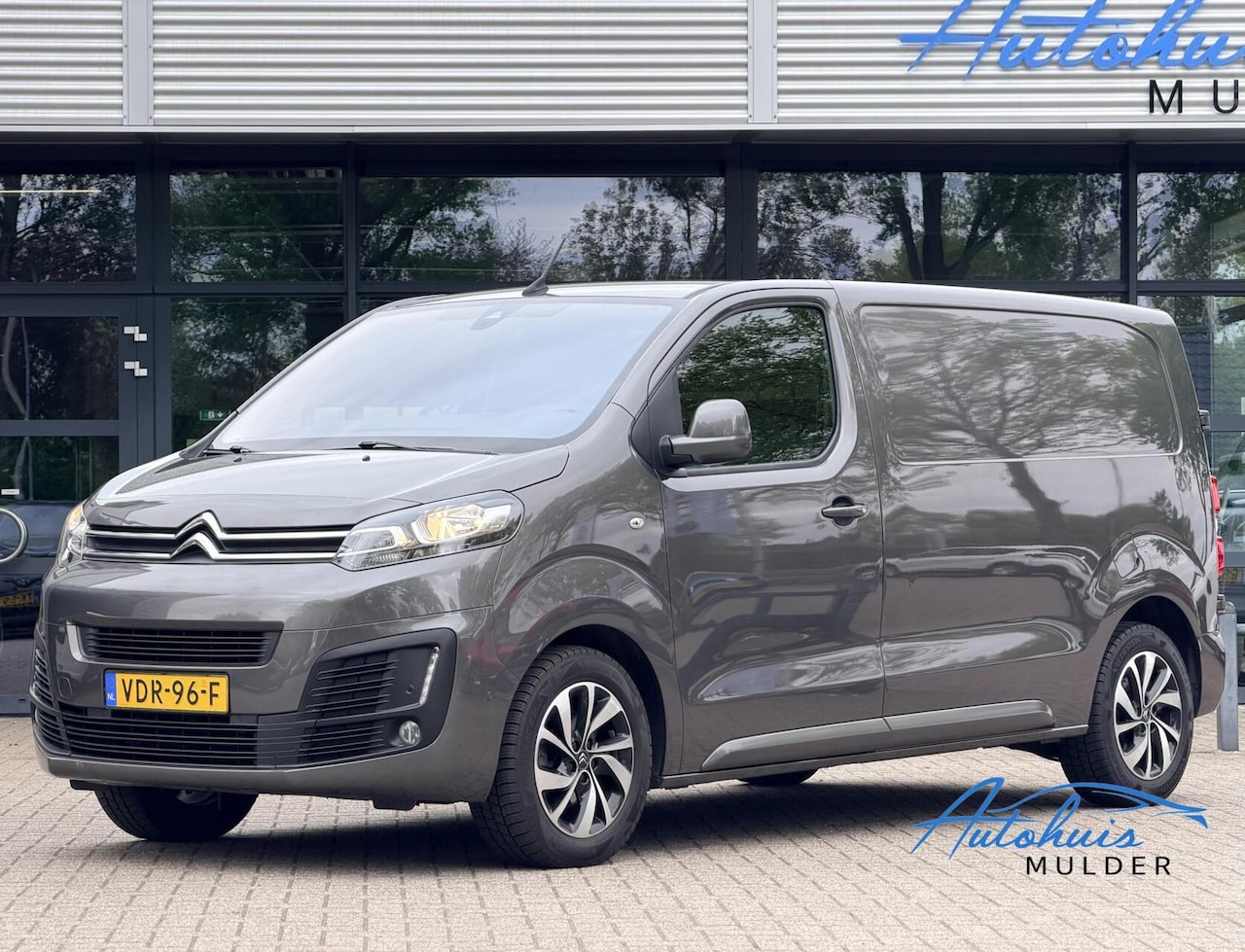 Citroën Jumpy - bestel 2.0 BlueHDI 180 M Club | Automaat | Navi | Airco | Cruise | Apple Carplay - AutoWereld.nl