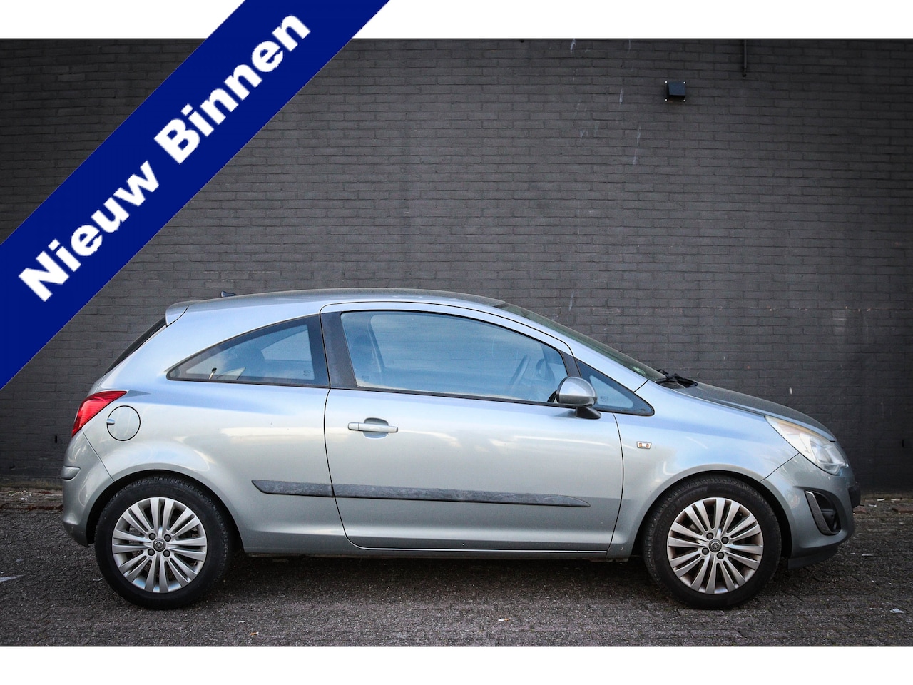 Opel Corsa - 1.2-16V Cosmo Net binnen - Nu al te bezichtigen - AutoWereld.nl