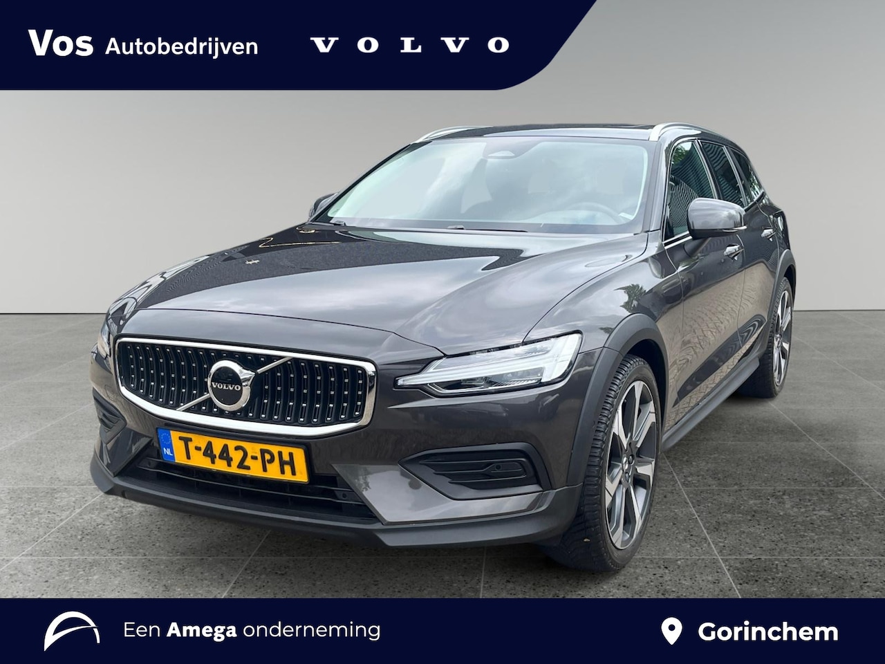 Volvo V60 Cross Country - B5 AWD Plus | Schuifdak | 20 inch | - AutoWereld.nl