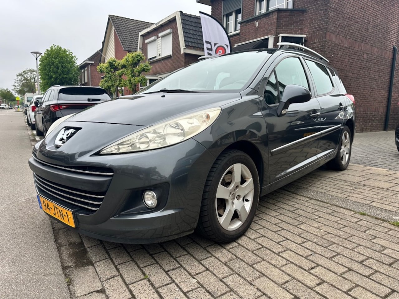 PEUGEOT 207