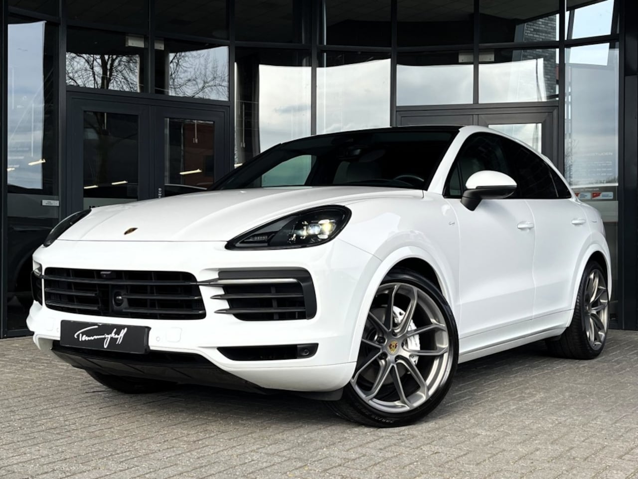 Porsche Cayenne Coupé - 3.0 E-HYBRID - PANO - BOSE - 22 INCH - ORG. NL. - AutoWereld.nl