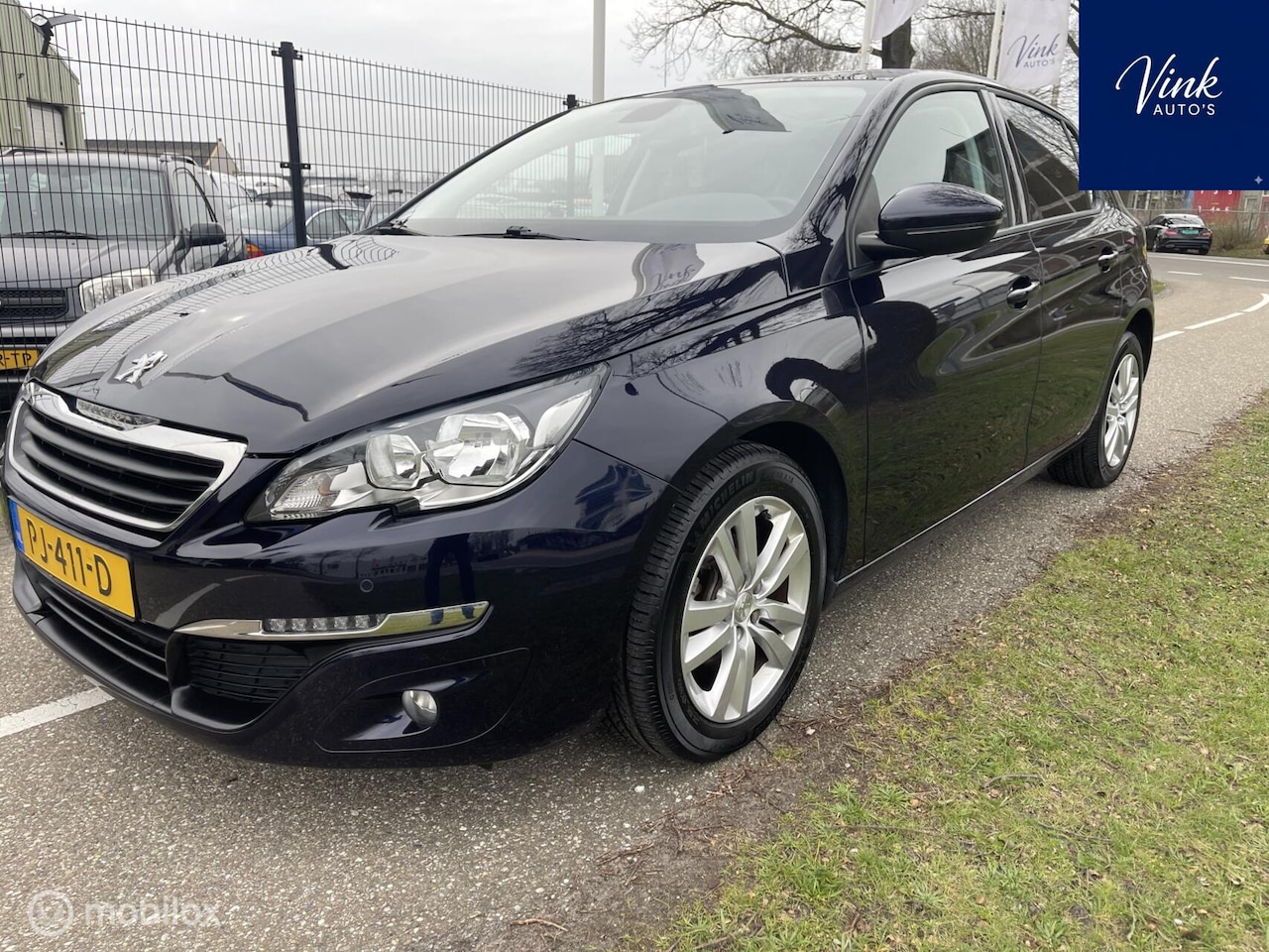 Peugeot 308 - 1.2 PureTech Blue Lion | Panoramadak | 1e Eigenaar | Trekhaak | NAV | Cruise - AutoWereld.nl