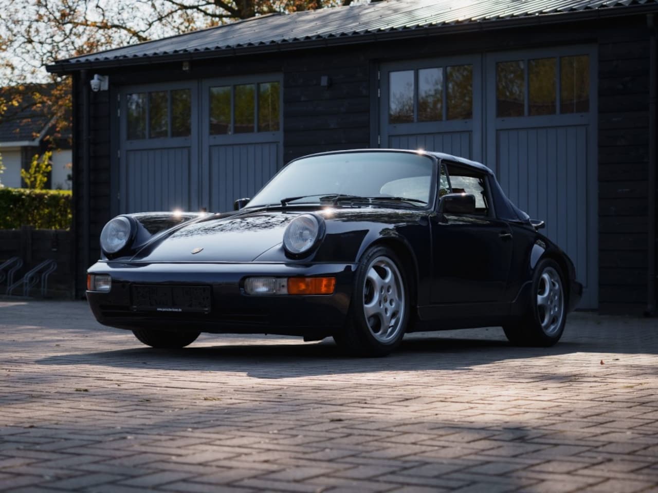 Porsche 911 Cabrio - Carrera 2 Cabriolet - Midnight Blue Metallic - Manual! - AutoWereld.nl