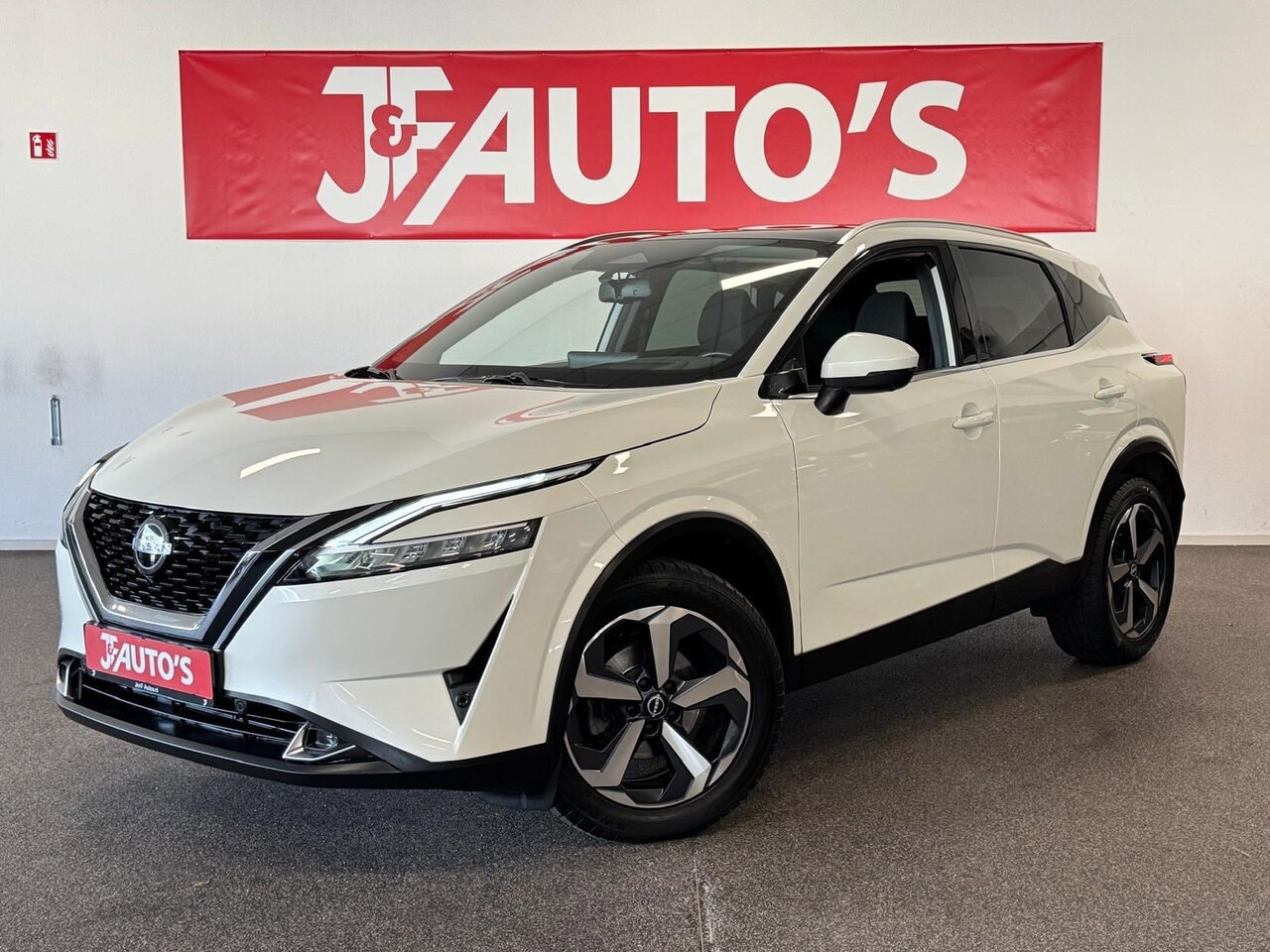 Nissan Qashqai - 1.3 MHEV Xtronic TEKNA GROOT NAVI/CAMERA, PANORAMA, CRUISE - AutoWereld.nl