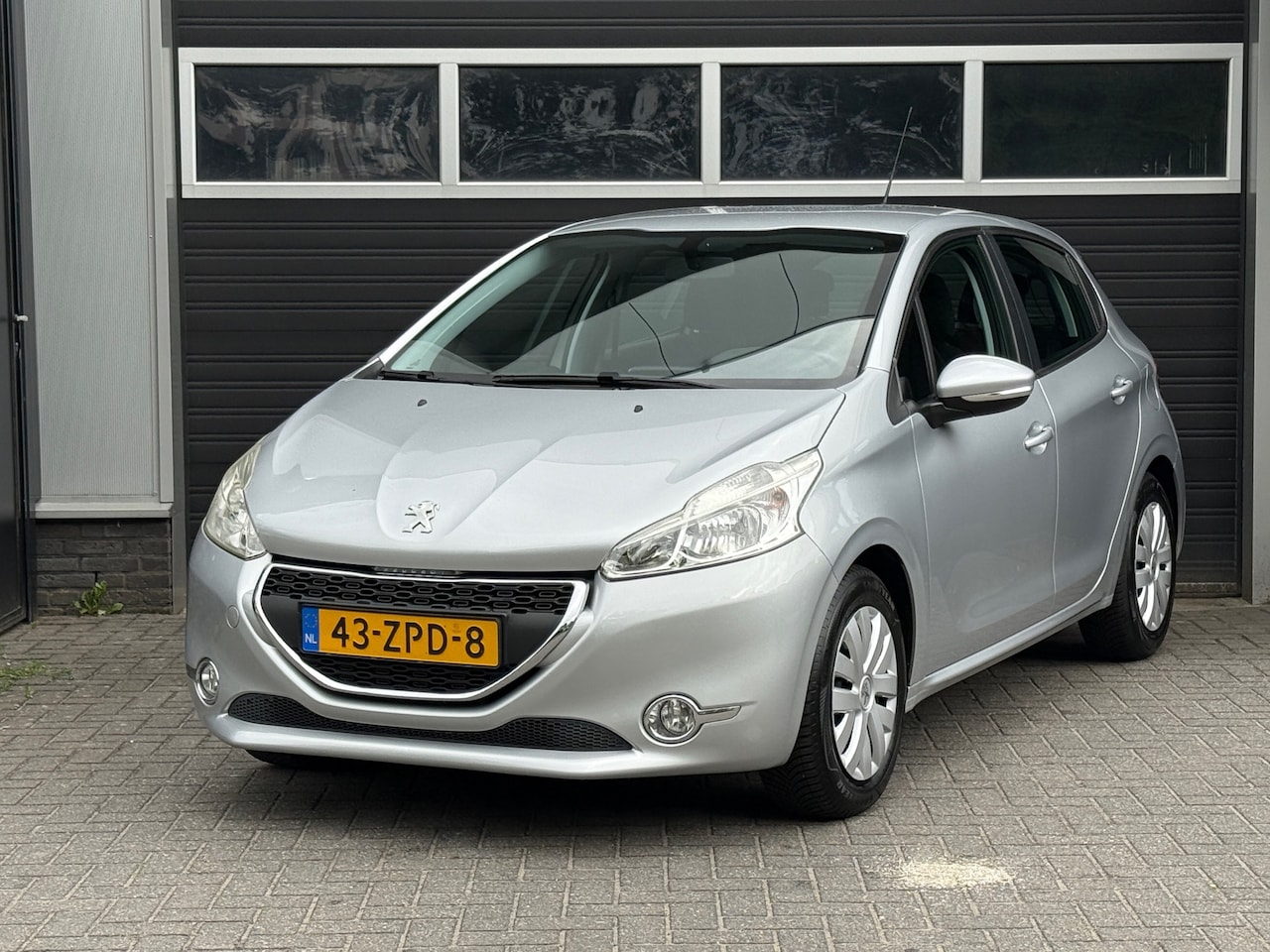 Peugeot 208 - 1.2 VTi Active Navi, Cruise, PDC, NAP - AutoWereld.nl