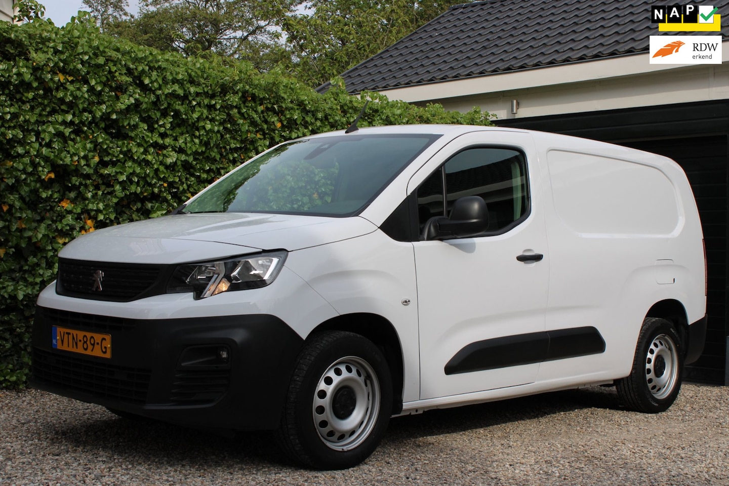 Peugeot Partner - 1.5 BlueHDi 130 EAT8 S&S L2 | 130 PK | Automaat | Carplay | DAB - AutoWereld.nl