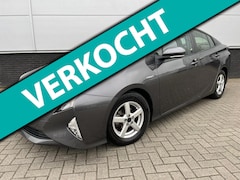 Toyota Prius - 1.8 Hybrid Dynamic Clima - HUD - trekhaak - sensoren - camera - full map navi - stoelverwa