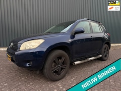 Toyota RAV4 - 2.0 VVTi Linea Terra ( TREKHAAK + 4X4 + AIRCO )