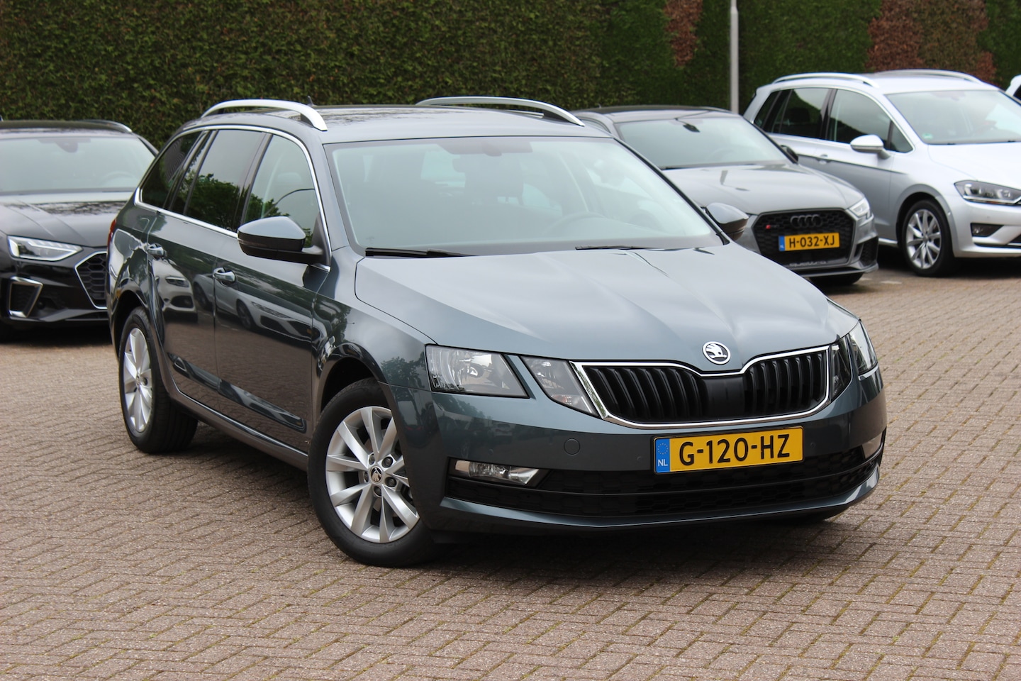 Skoda Octavia Combi - 1.0 TSI Greentech Business Edition / Trekhaak / Virtual Cockpit / CarPlay / Parkeerhulp V+ - AutoWereld.nl