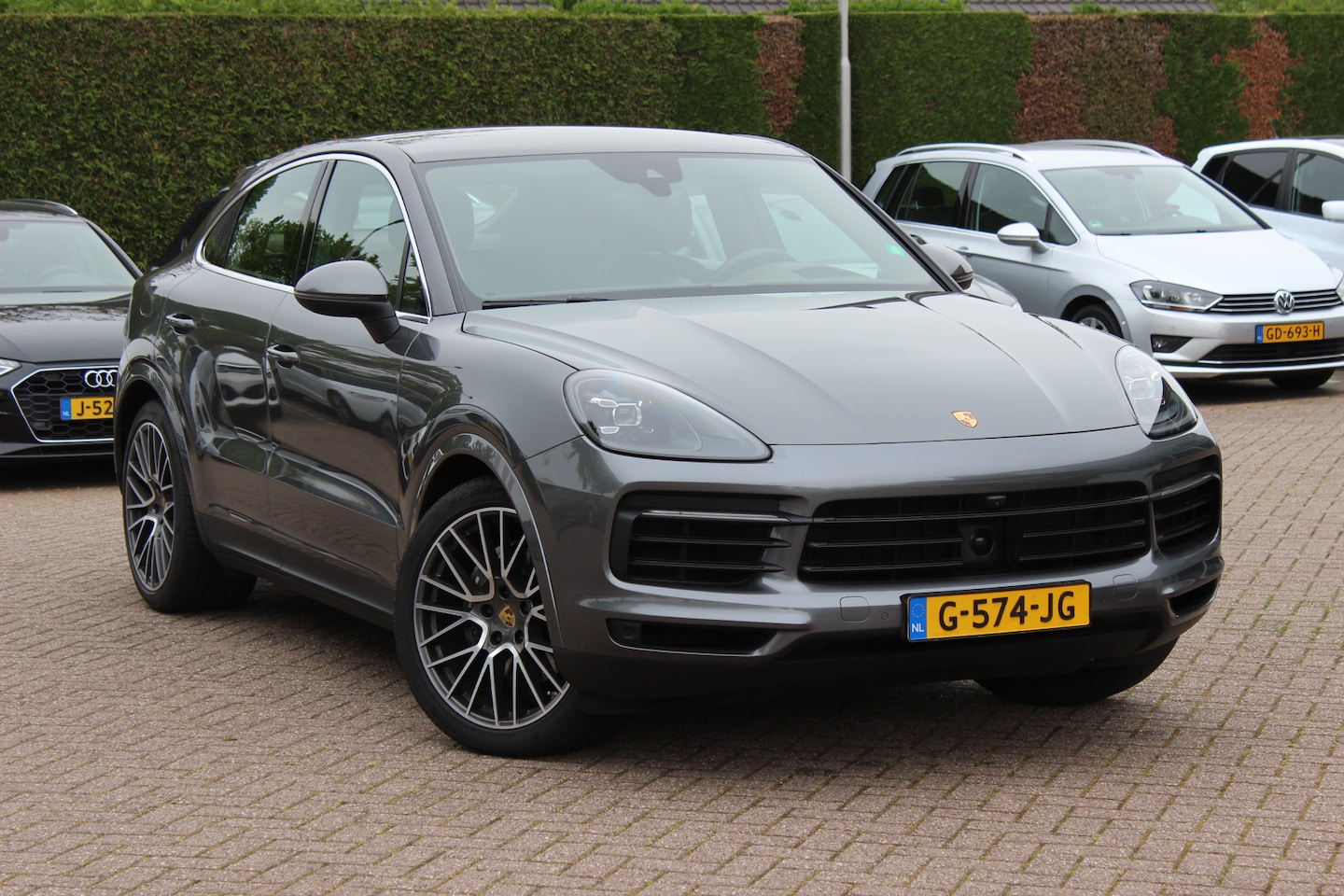 Porsche Cayenne Coupé - 3.0 E-Hybrid / Panoramadak / 360Camera / Head-up / Softclose / Luchtvering / 21'' / Bose / - AutoWereld.nl