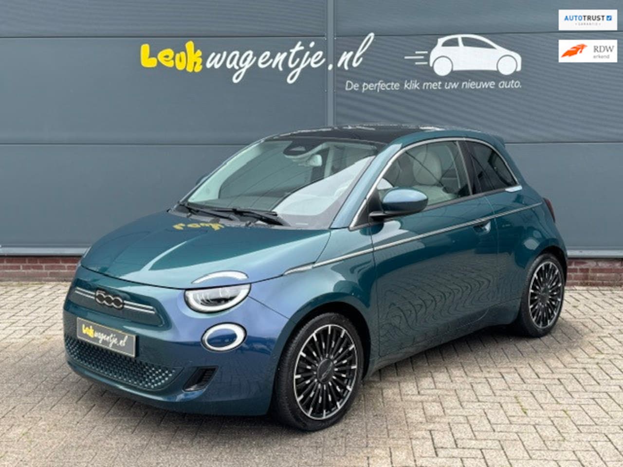 Fiat 500e - 3+1 La Prima 42 kWh *extra deur *alle opties - AutoWereld.nl