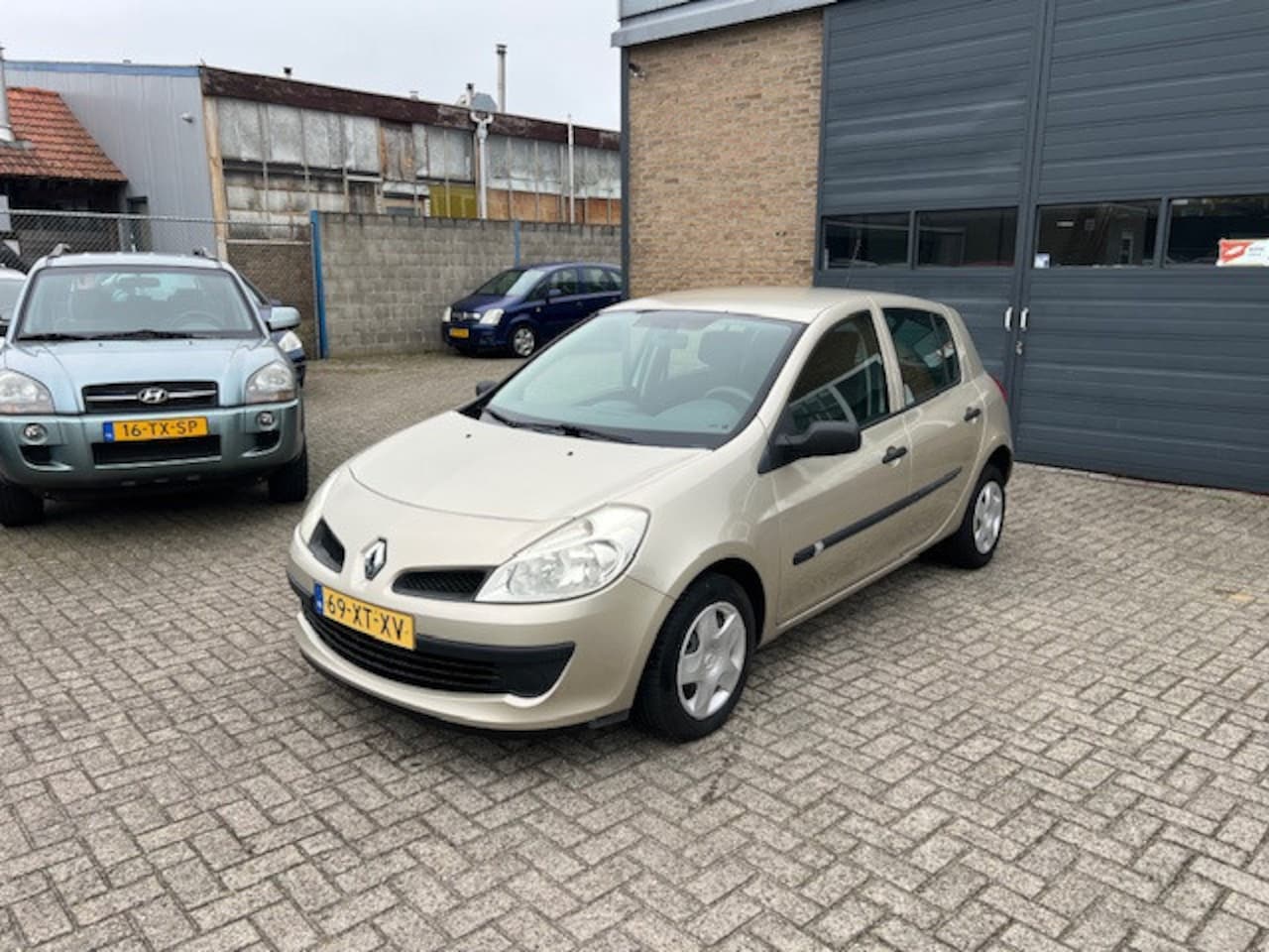 Renault Clio - 1.4-16V Business Line//Airco - AutoWereld.nl